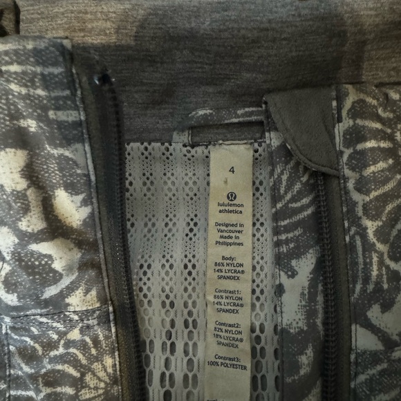 Lulu jacket, size 4, excellent condition, lined - Picture 3 of 8